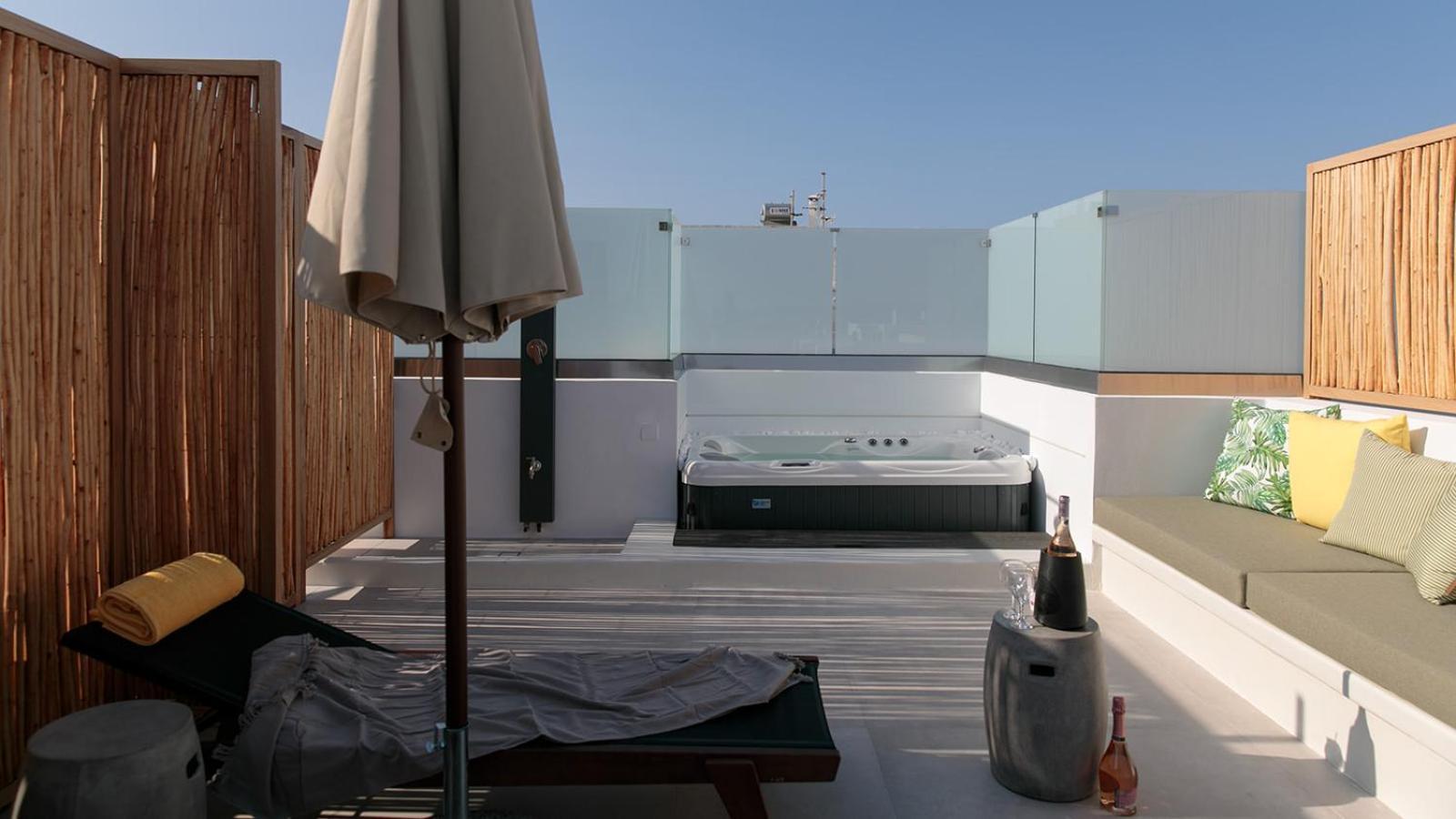 "Makava Suites" Your Luxe Urban Sanctuary Naxos City エクステリア 写真