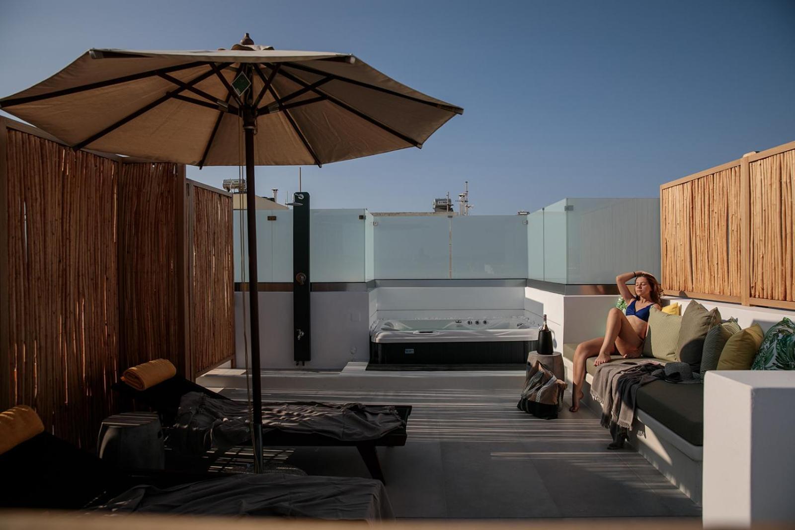 "Makava Suites" Your Luxe Urban Sanctuary Naxos City エクステリア 写真