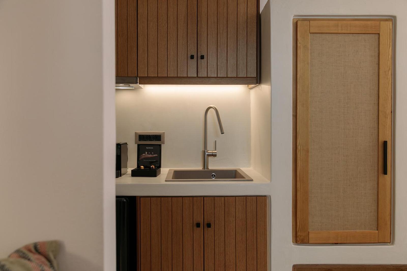 "Makava Suites" Your Luxe Urban Sanctuary Naxos City エクステリア 写真